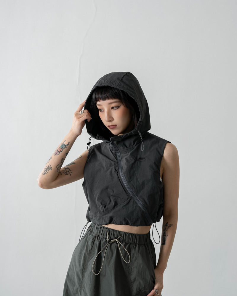 
                  
                    Diagonal Zipper Vest Grey【L24-20GY】
                  
                
