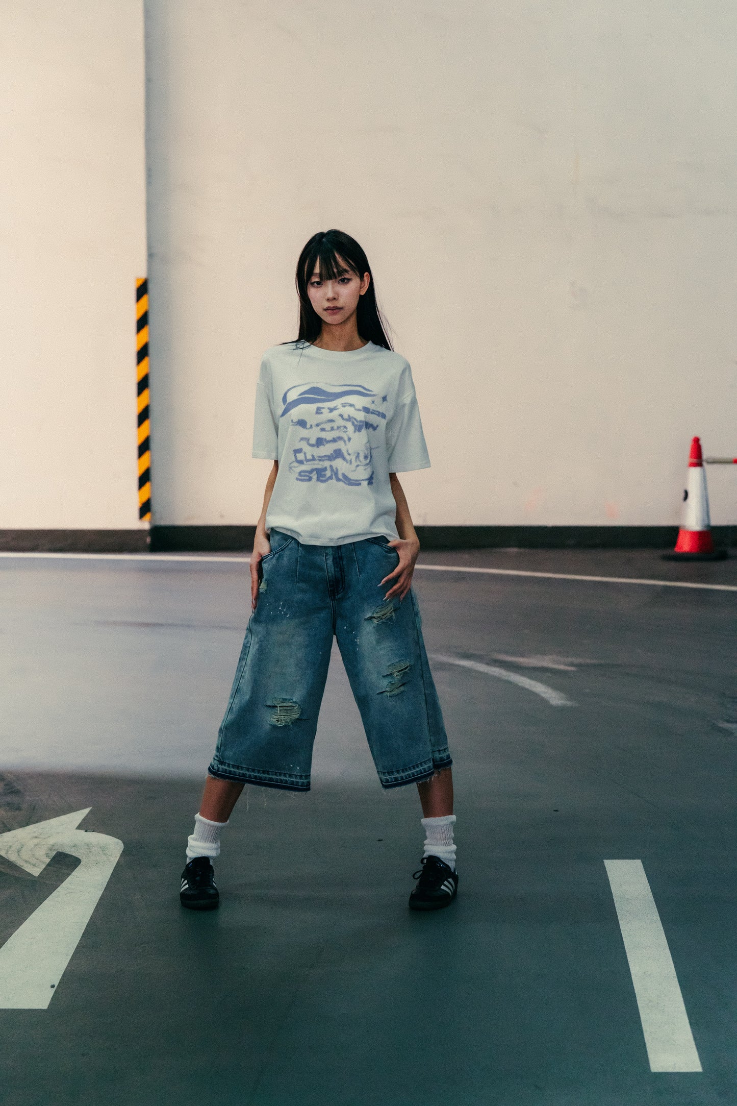 
                  
                    Dizzy Oversize Tee White【L24-T11WH】
                  
                