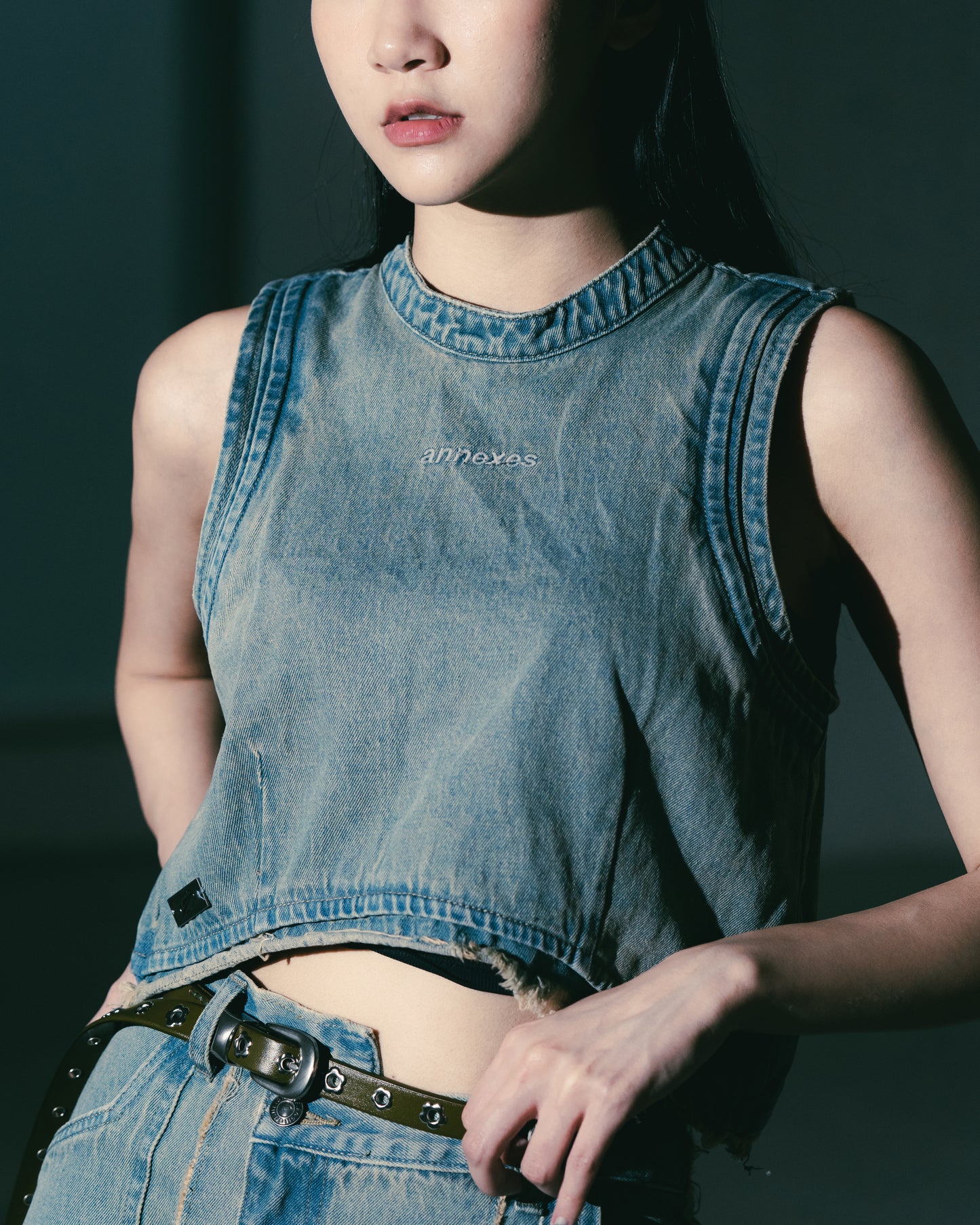 
                  
                    Halter Denim Top Light Indigo【L24-27IN】
                  
                