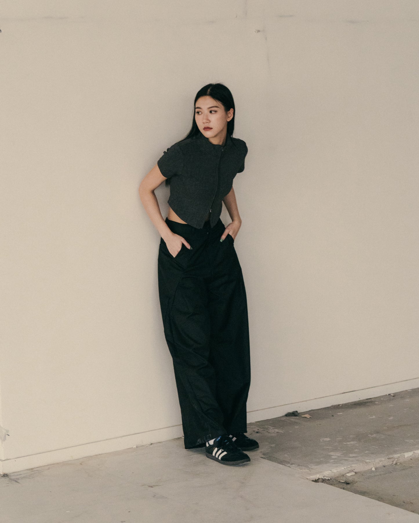 
                  
                    Loose Bootcut Pleated Trousers Black【L24-05BK】
                  
                