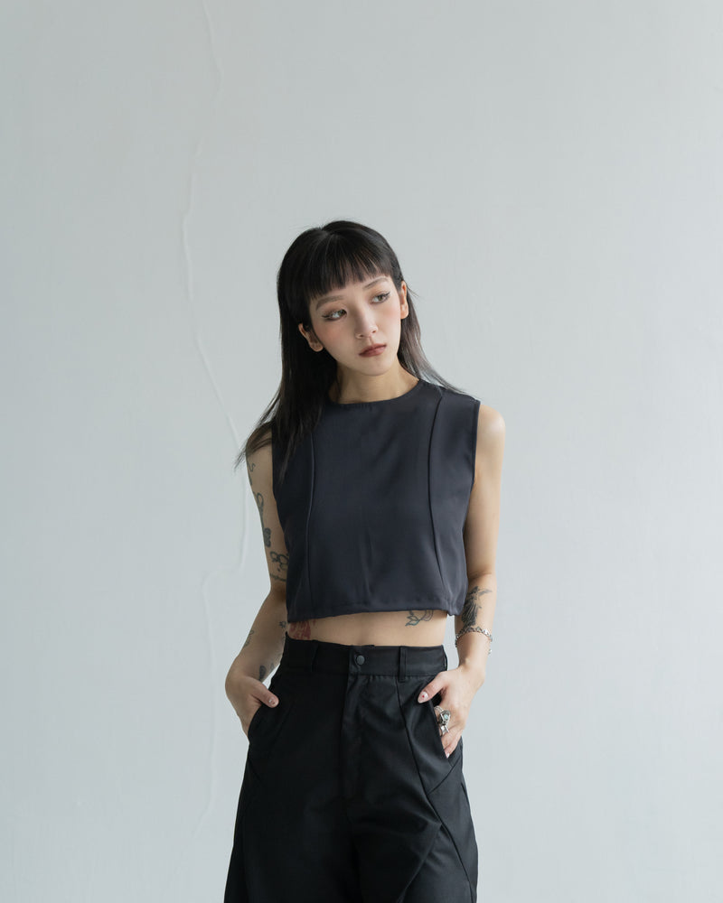 
                  
                    Hollow Cropped Top Vest Grey【L24-09GY】
                  
                