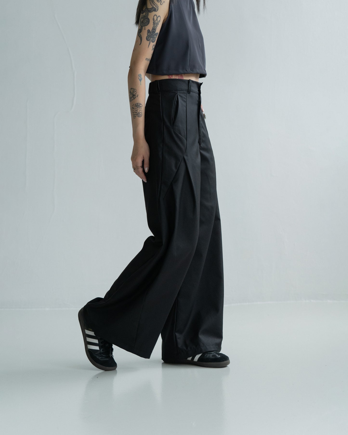 
                  
                    Loose Bootcut Pleated Trousers Black【L24-05BK】
                  
                